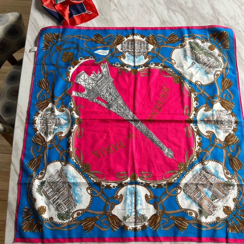 vtg Paris scarf 30x31 Patricia Paris Souvenir de paris  polyester